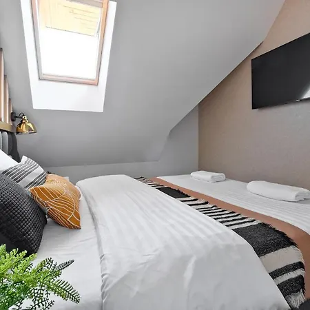 アパートホテル Goralski 2 ビャウカ